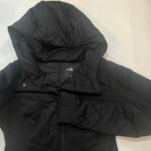 The North Face Women's Pseudio Hybrid Quilted Full Zip Hooded Jacket Black Small
